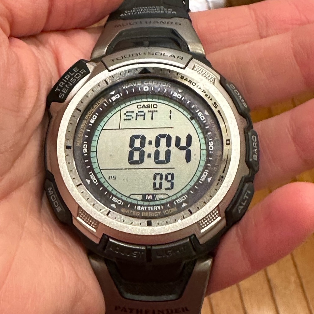 CASIO Pathfinder 3070 solar watch